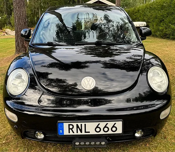 Volkswagen New Beetle 2000 photo 3
