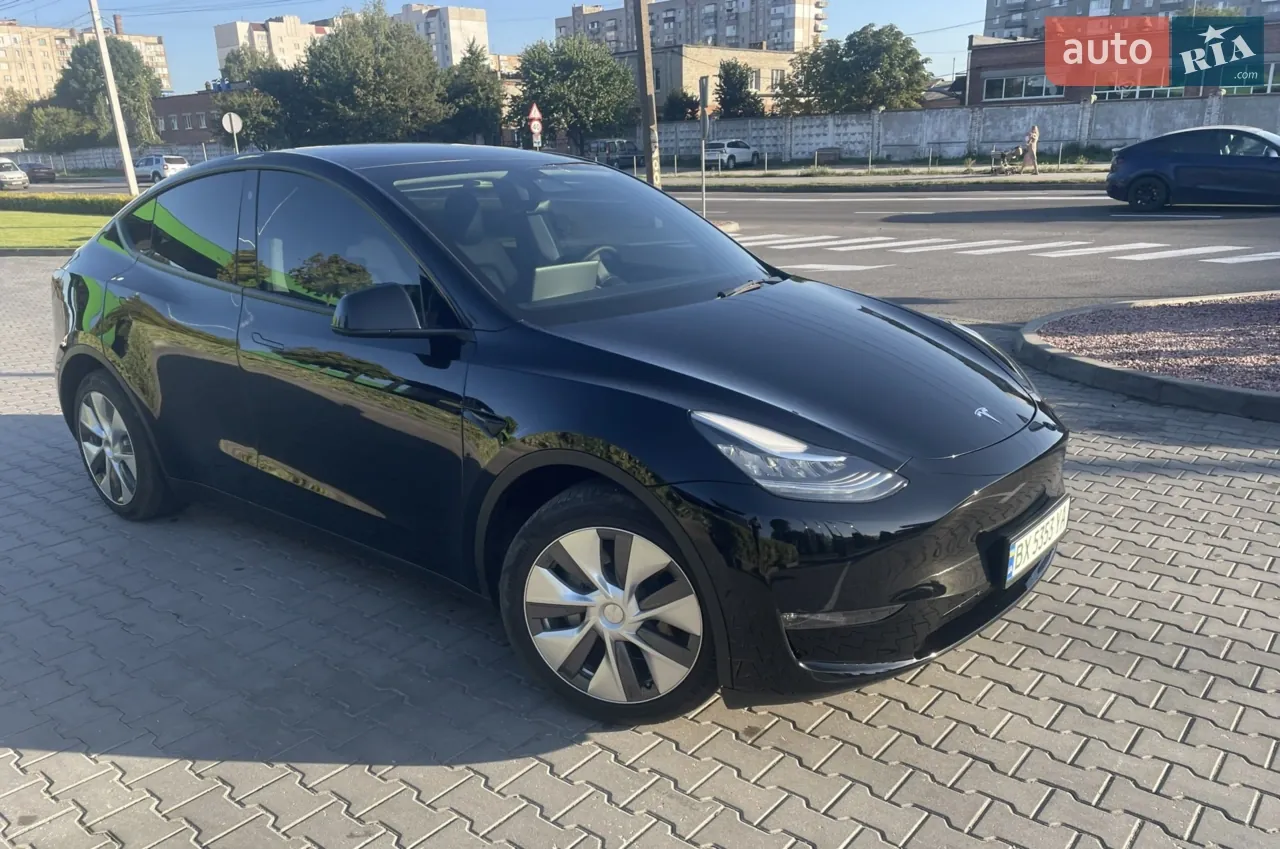 Tesla Model Y 2023 photo 3