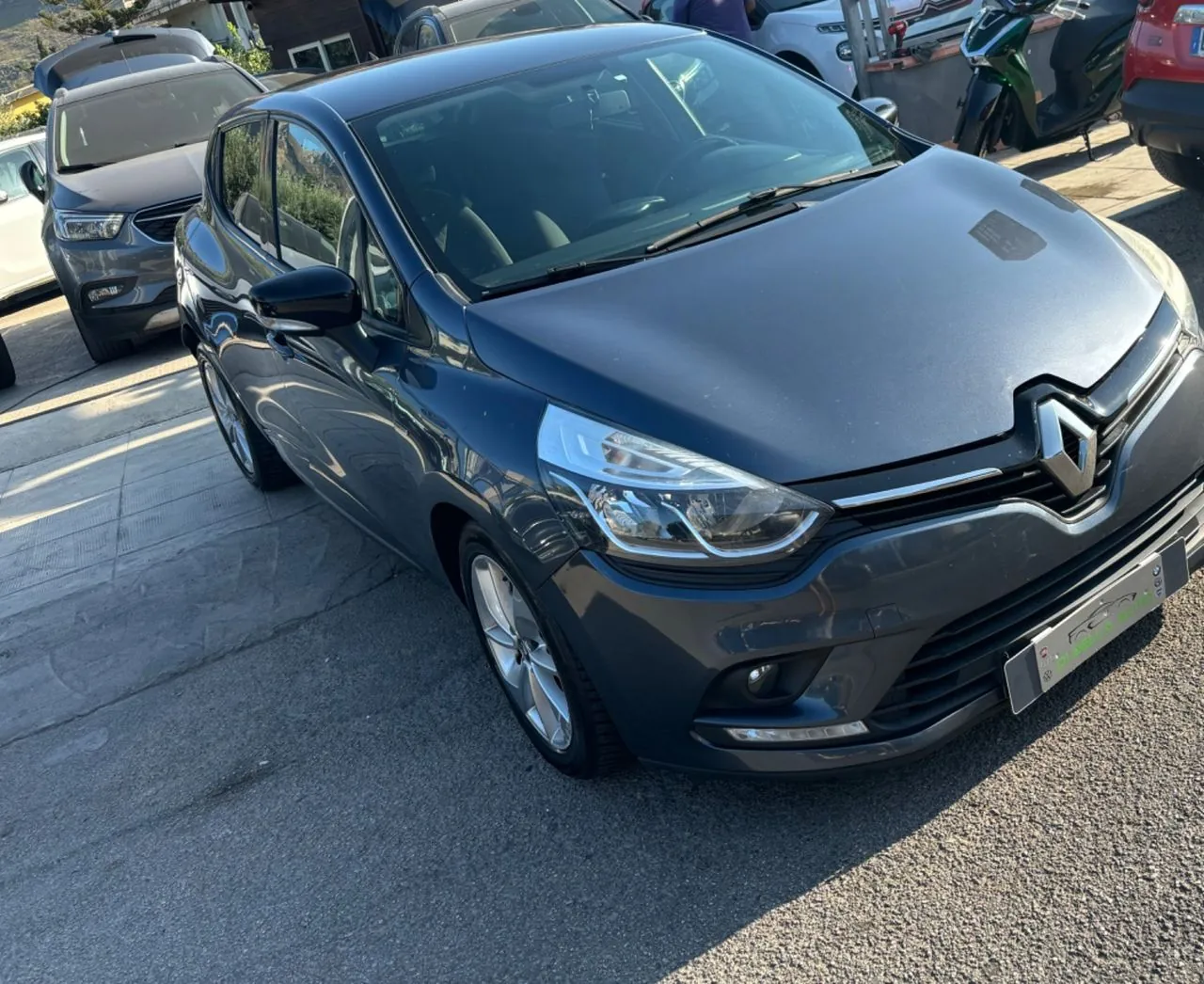 Renault Clio 2018 photo 2
