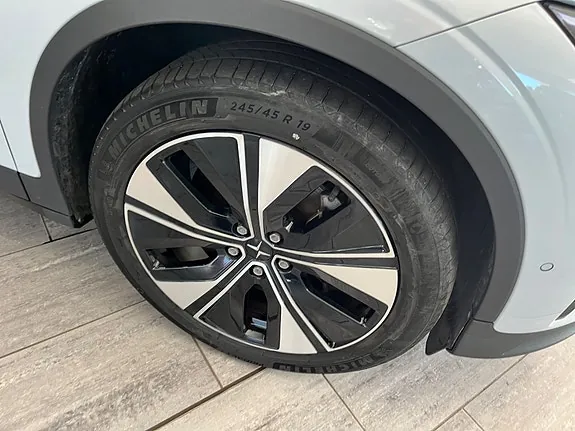 Polestar 2 2023 photo 5