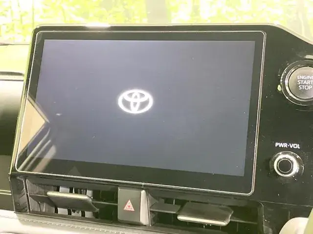 Toyota Voxy 2024 photo 3