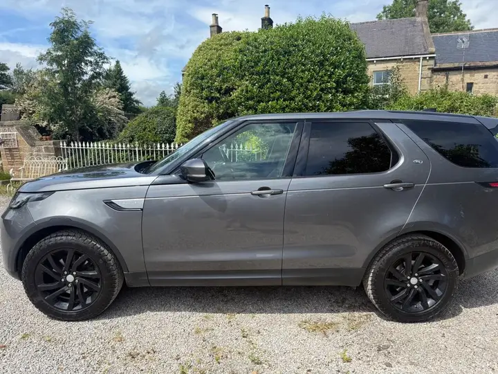 Land Rover Discovery 2018 photo 3