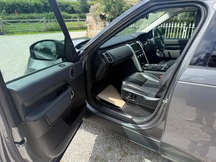 Land Rover Discovery 2018 photo 5