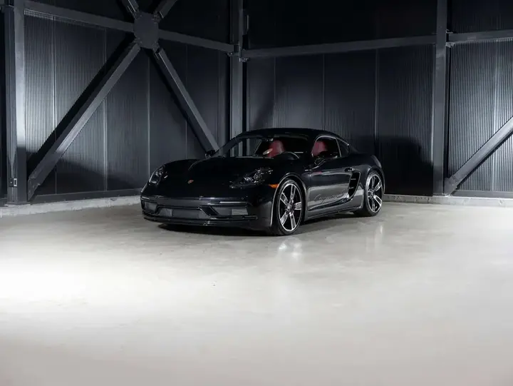 Porsche 718 Cayman