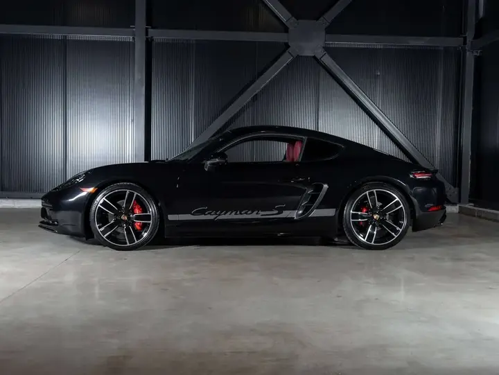 Porsche 718 Cayman 2025 photo 2