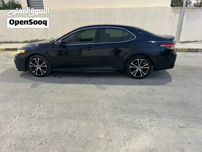 Toyota Camry 2020 photo 3