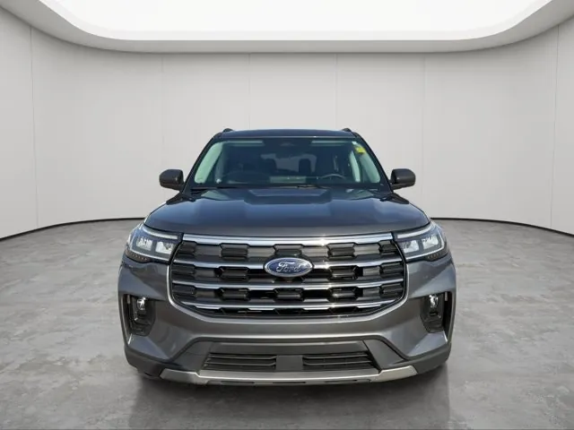 Ford Explorer 2025 photo 2