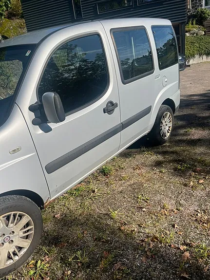 Fiat Doblo 2009 photo 2