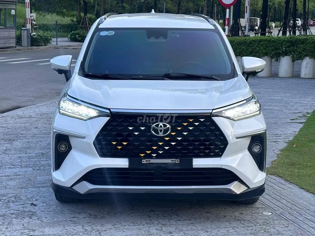 Toyota Veloz Cross