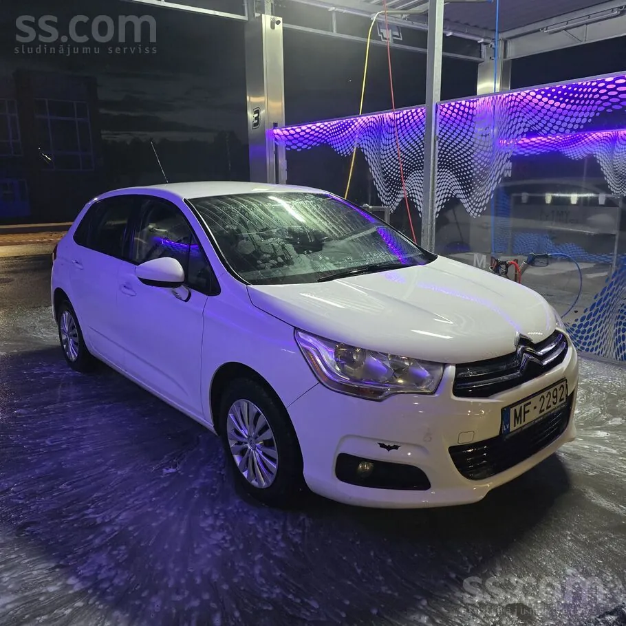 Citroen C4 2011 photo 2