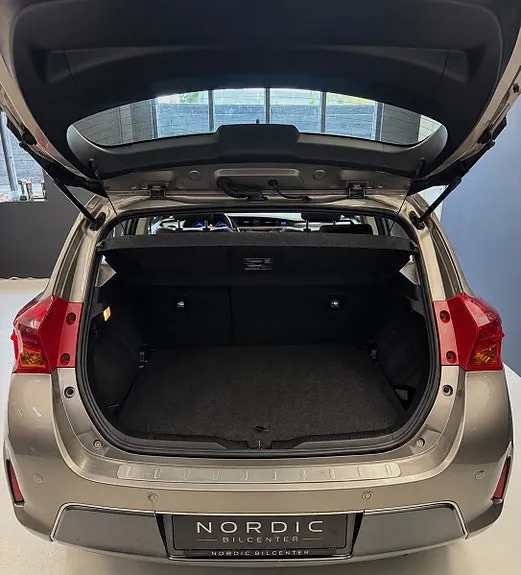 Toyota Auris 2013 photo 5