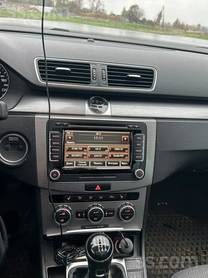 Volkswagen Passat 2014 photo 2