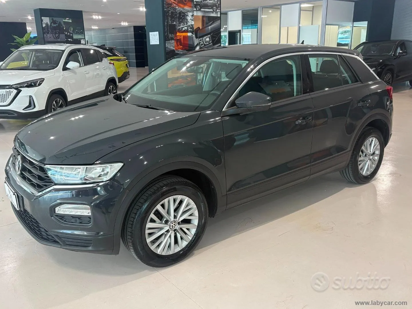 Volkswagen T-Roc 2019 photo 2