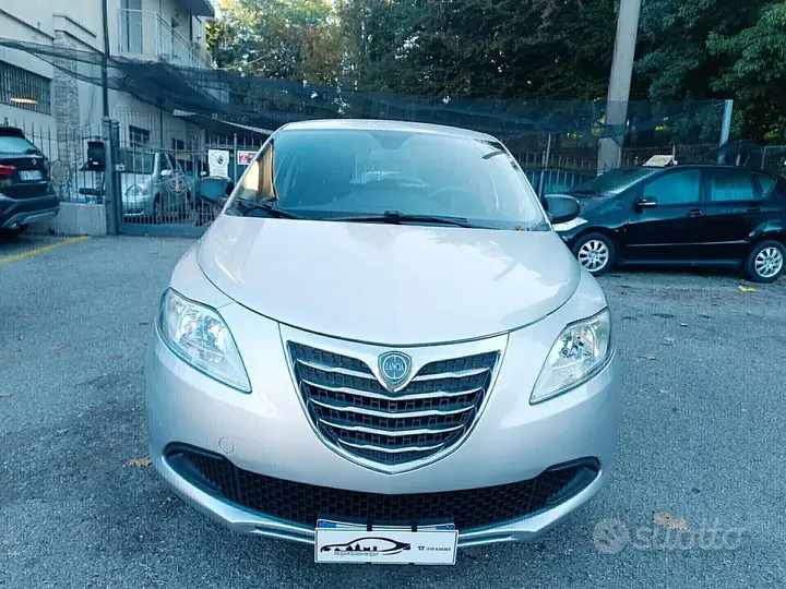 Lancia Ypsilon 2014 photo 2