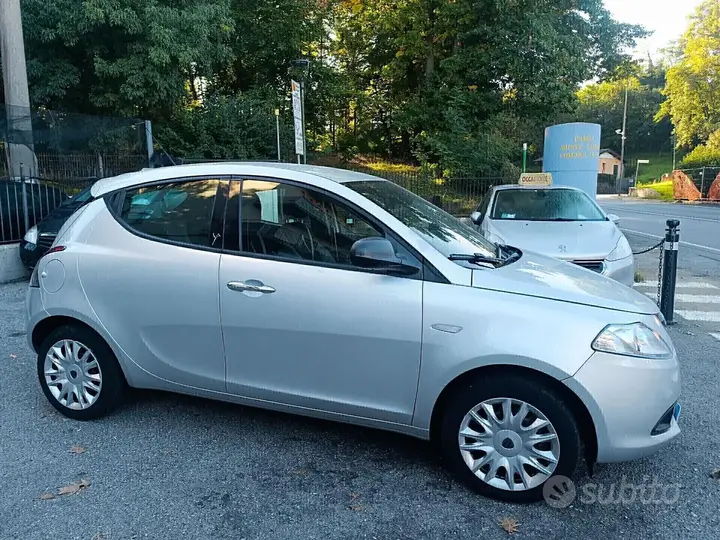 Lancia Ypsilon 2014 photo 4