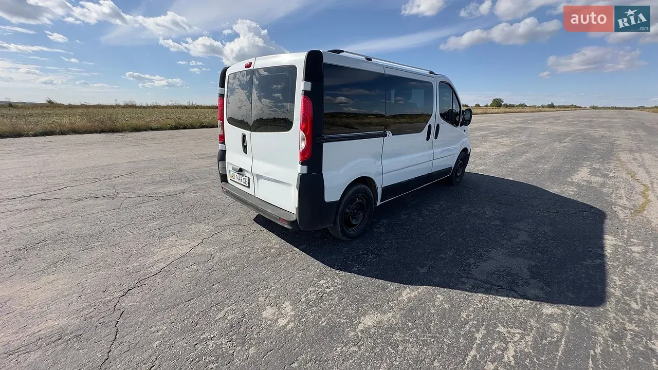 Opel Vivaro 2009 photo 4