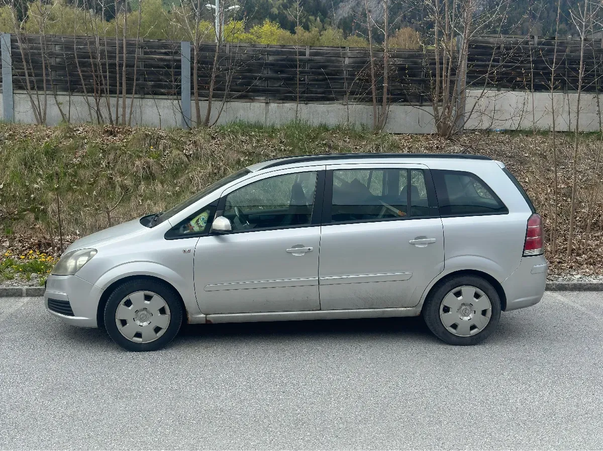 Opel Zafira 2006 photo 2