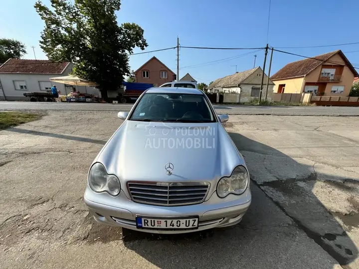 Mercedes-Benz C200
