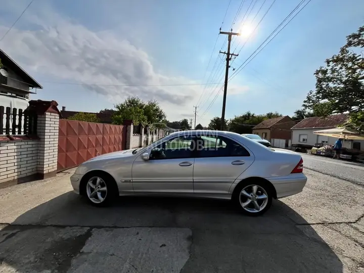 Mercedes-Benz C200 2005 photo 4
