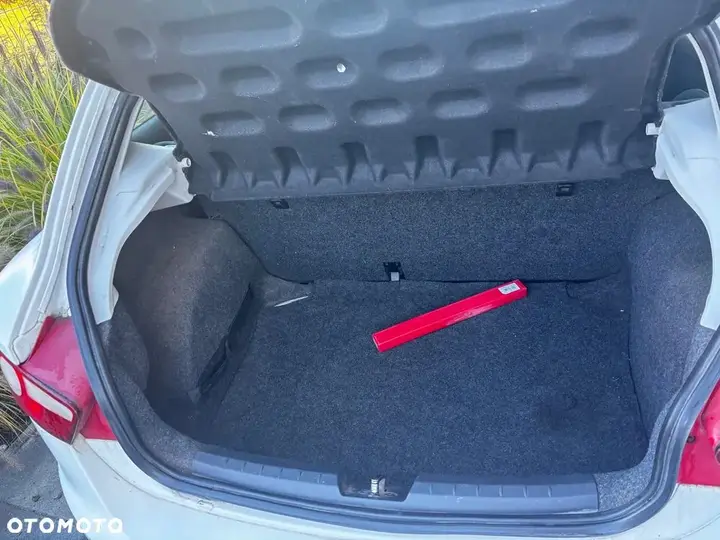 Seat Ibiza 2012 photo 4