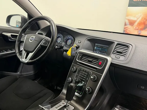 Volvo V60 2012 photo 2