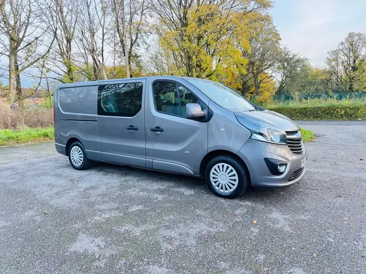 Vauxhall Vivaro 2015 photo 5