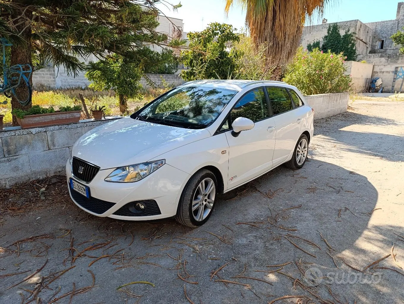 Seat Ibiza 2012 photo 2