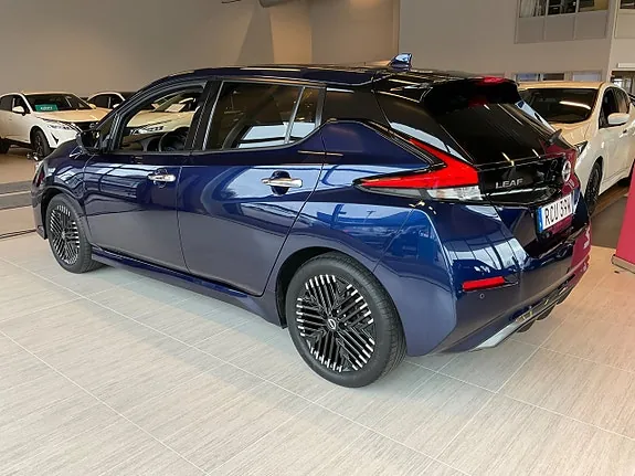 Nissan Leaf 2023 photo 2