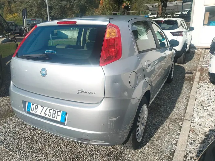 Fiat Grande Punto 2006 photo 3