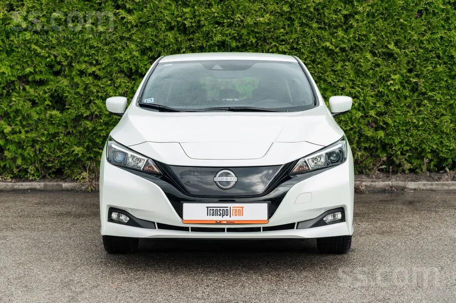 Nissan Leaf 2023 photo 2
