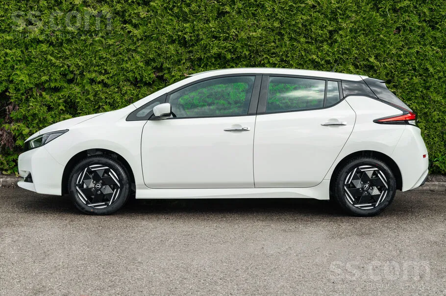 Nissan Leaf 2023 photo 4
