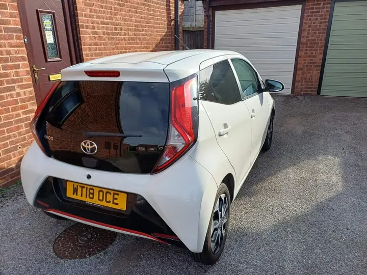 Toyota Aygo 2018 photo 2