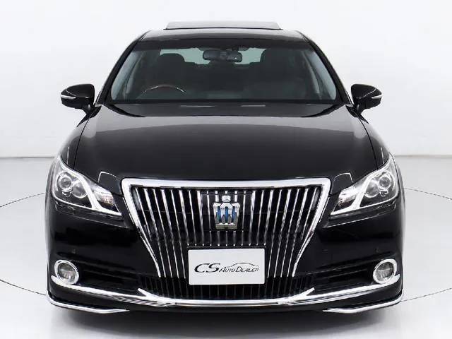 Toyota Crown Majesta F Version (Late)