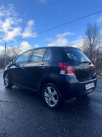 Toyota Yaris 2011 photo 5