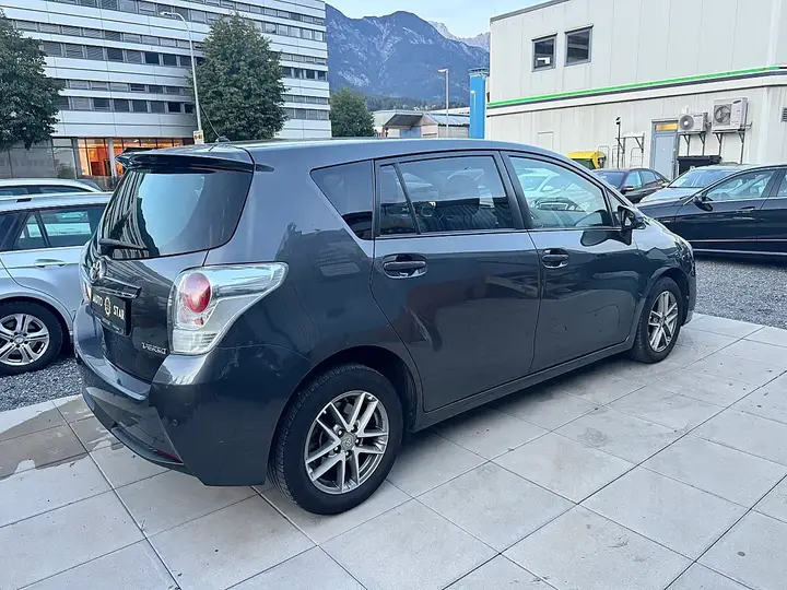Toyota Verso 2016 photo 2