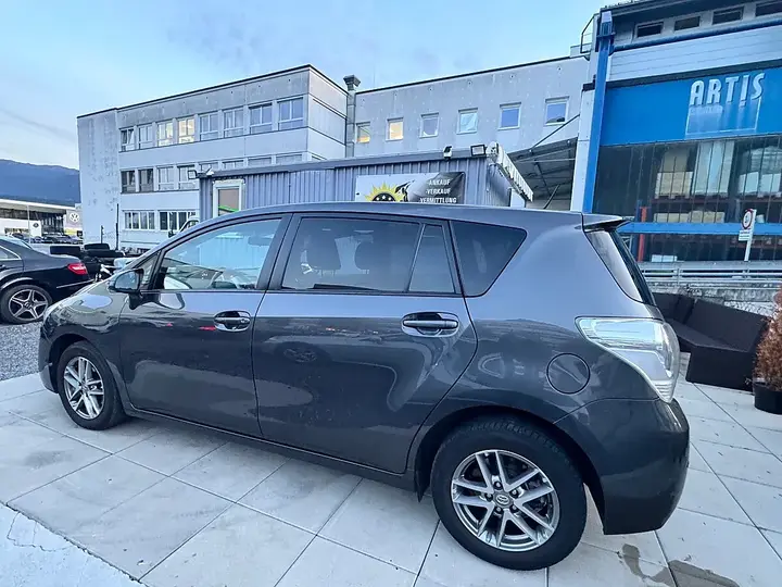 Toyota Verso 2016 photo 3