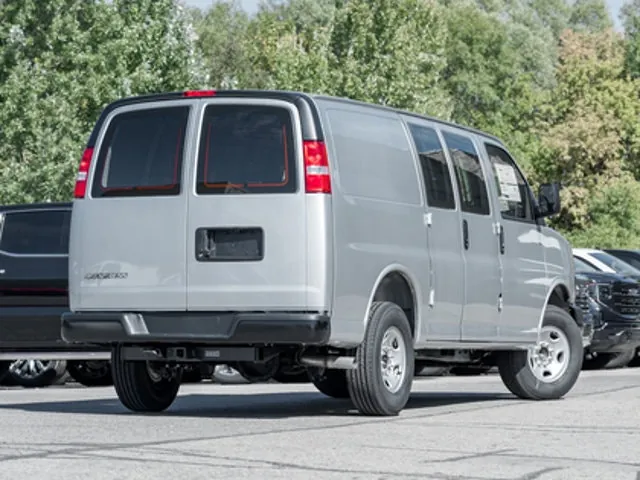 Chevrolet Express 2025 photo 5