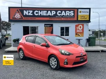 Toyota Aqua 2012 photo 2