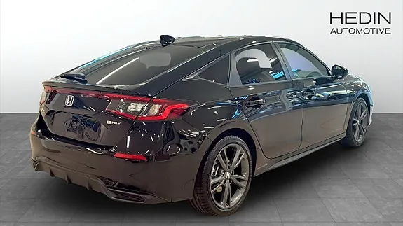 Honda Civic 2026 photo 2