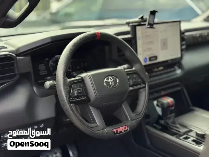 Toyota Sequoia 2024 photo 2