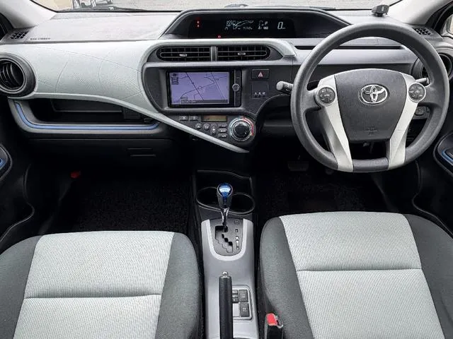 Toyota Aqua S 2013 photo 3