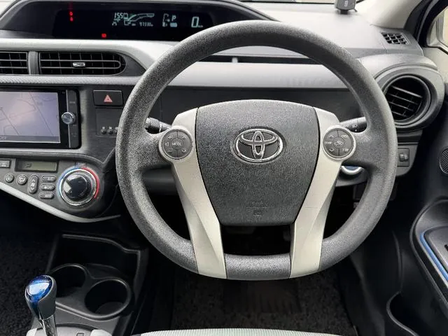 Toyota Aqua S 2013 photo 4