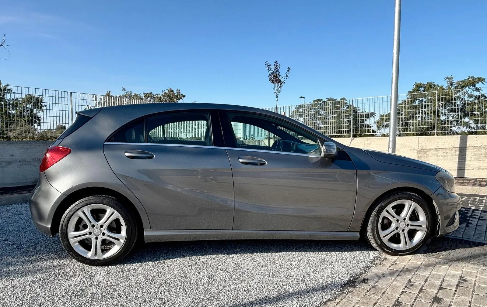 Mercedes-Benz A-Class 2014 photo 2