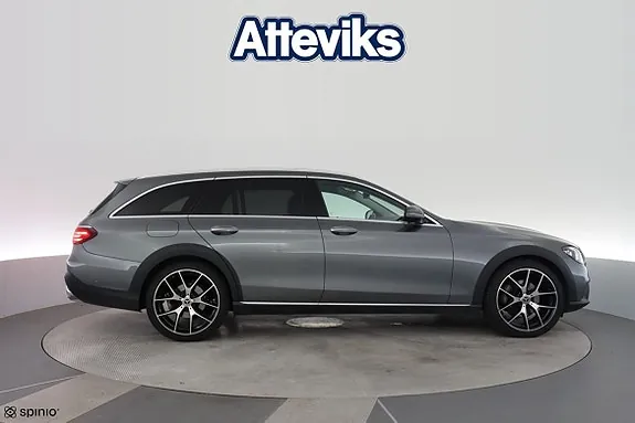 Mercedes-Benz E220 2021 photo 2