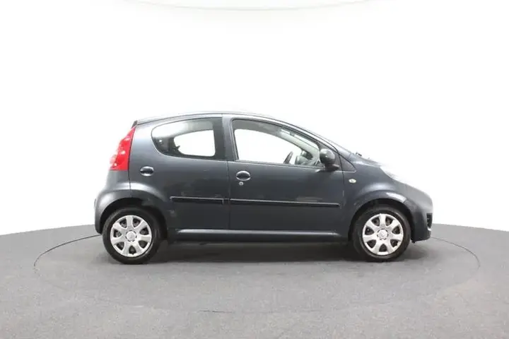 Peugeot 107 2009 photo 3