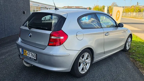 BMW 118D 2009 photo 3