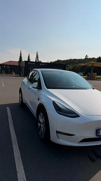 Tesla Model Y 2023 photo 5