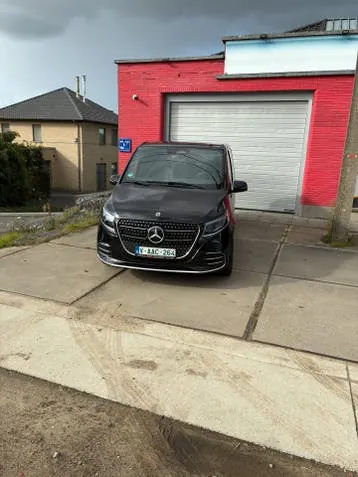 Mercedes-Benz V-Class 2025 photo 2