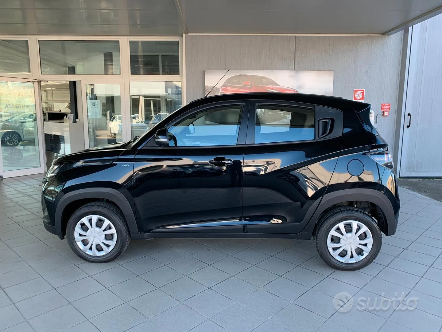 Mahindra Kuv100 2025 photo 2