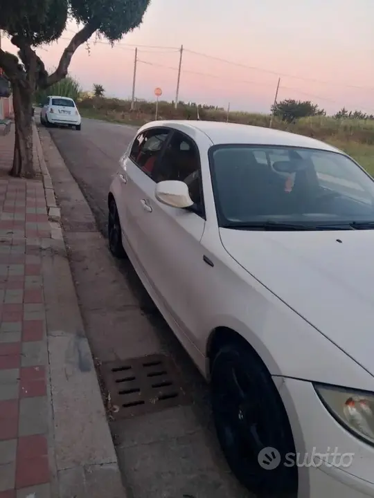 BMW 1 Series 2009 photo 2